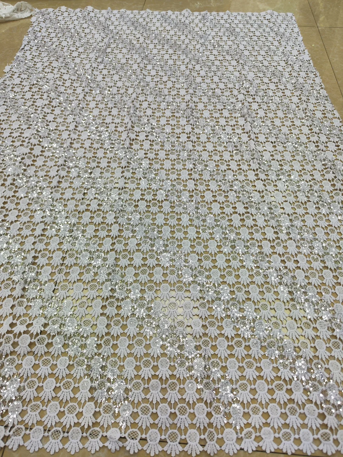 Latest Classical Style Pure White Sequins African Milk Silk Lace Fabric 2024 White Nigerian Guipure Cord Net Lace Fabric KKF2405