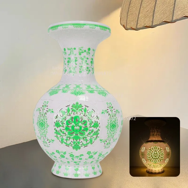 

Цветок-колокольчик - Зеленый фарфоровый шарм: художественный цветок, который может удерживать воду и свет.