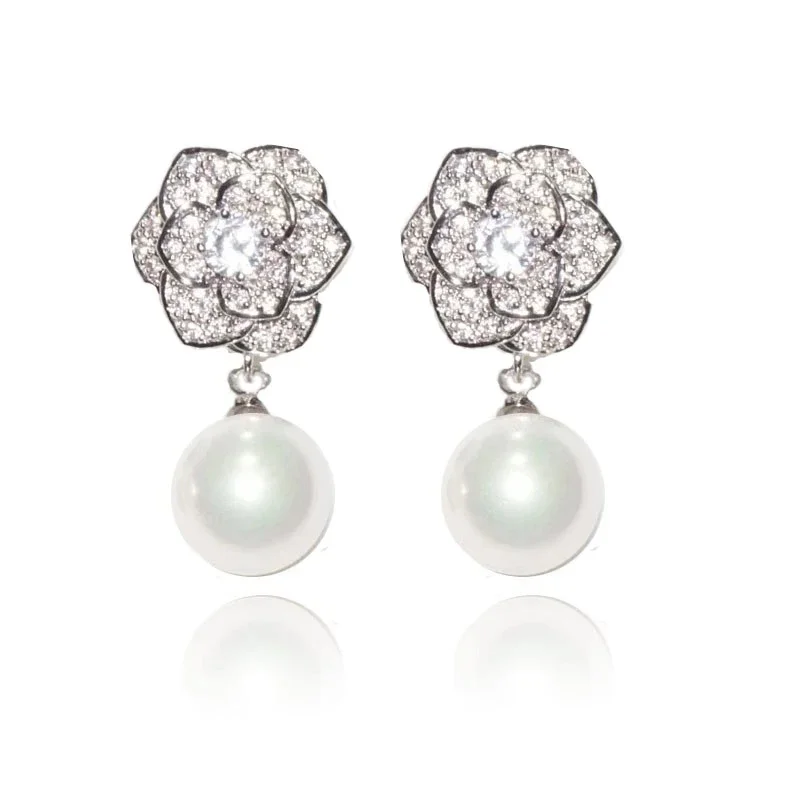Huitan Blume entworfen Imitation Perle Tropfen Ohrringe Frauen elegante wunderschöne Ohr Piercing Accessoires Hochzeit Verlobung Schmuck
