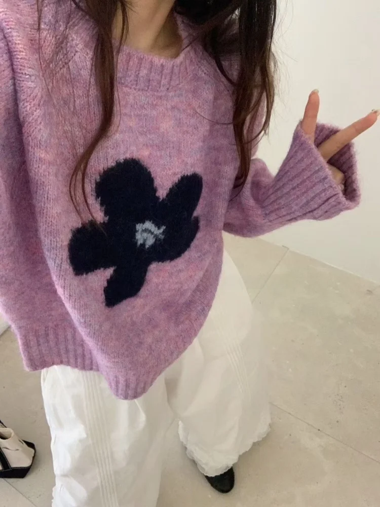 

Korean Sle round Ne ort Sve Knitted Sweater Women's Loose Fit Faionable Top with Flower Embroidery Purple Color