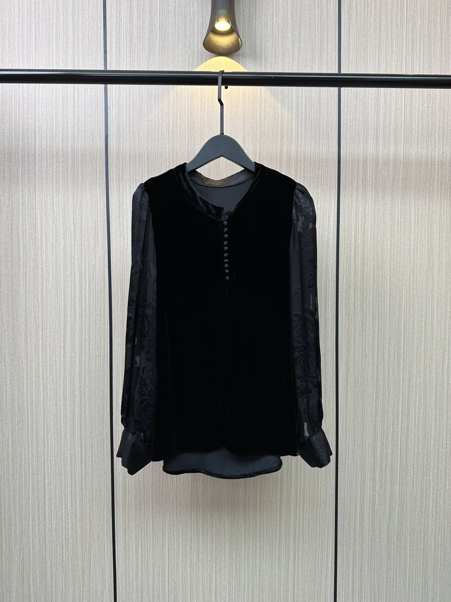 

2025 Women's Clothing Velvet lantern large sleeve top 1109