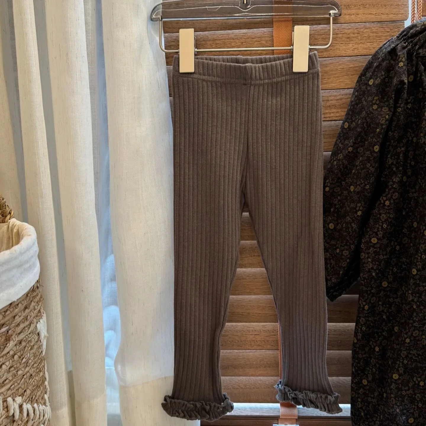 

2025 New Autumn Baby Girls Leggings Lace Trim Princess Leggings Cotton Stretchy Solid Color Warm Pants for Infants