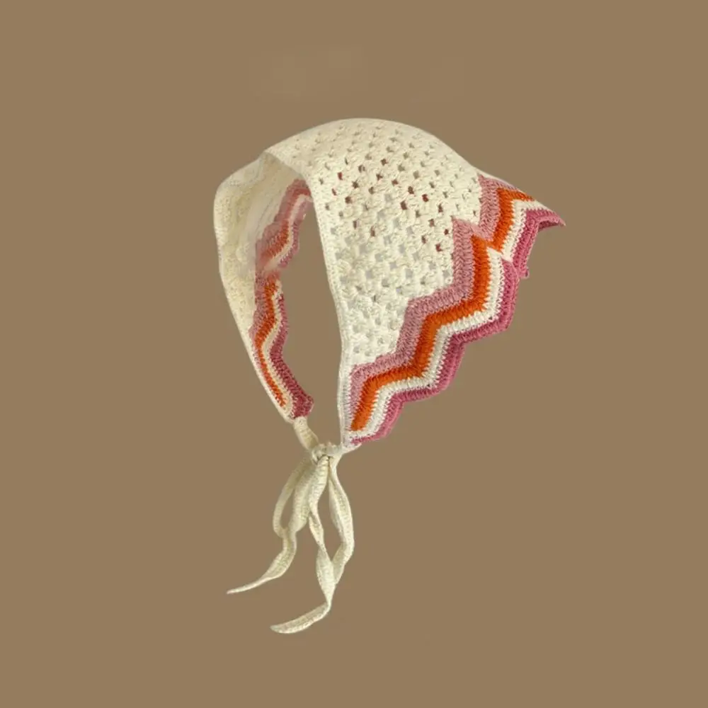 Süßes gestricktes Dreieck-Stirnband, gehäkelt, handgefertigt, Mädchen-Blumen-Kopftuch, hohl, französischer pastoraler Stil, Strandurlaub, Kopftuch