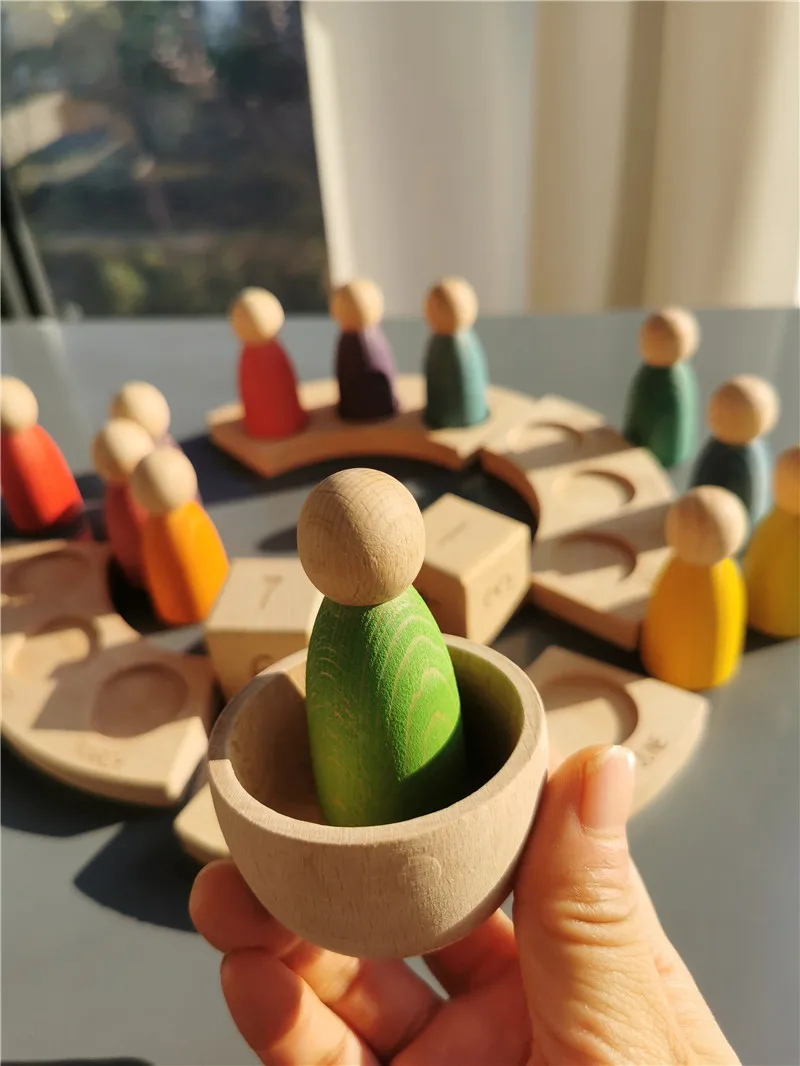 Nieuwe Houten Speelgoed Beuken Regenboog Kalender Peg Poppen Samen Wizard Beeldjes Stapelen Blokken Voor Kinderen