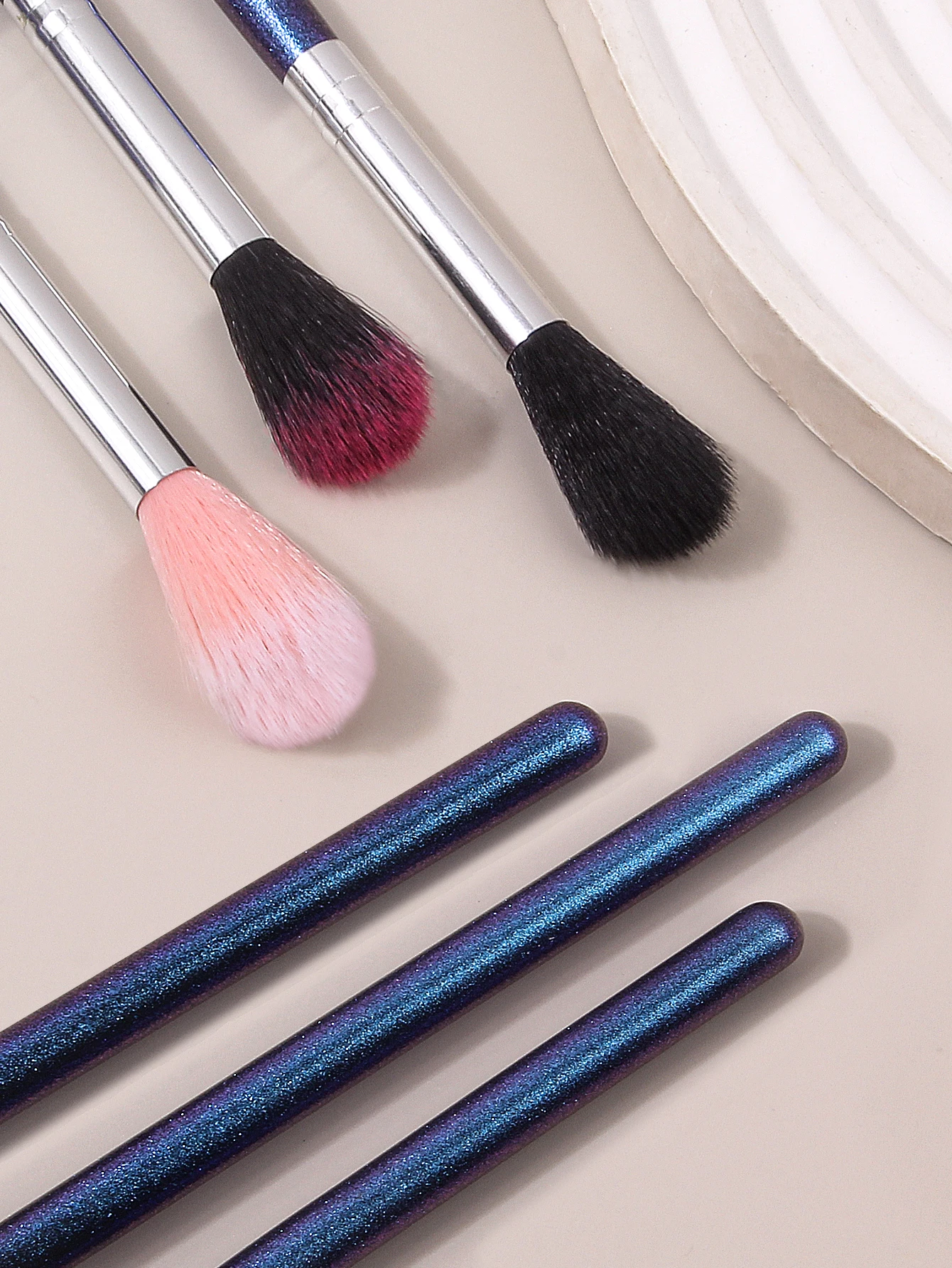 3PCS 나무 손잡이 불꽃 고광택 브러쉬, 브라이트닝 브러쉬, 컨투어링 브러쉬, 다기능 메이크업 브러쉬, 미용 도구