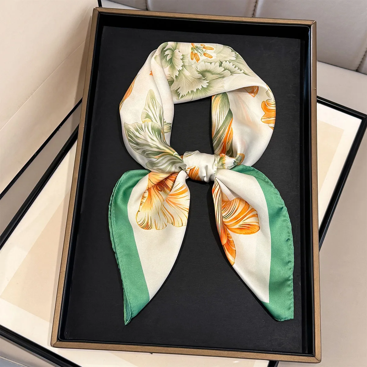 

New Floral Print Silk Square Scarf Suitable for All Seasons Decorate Headscarf for Women Neck Ties Lady Hijab Female Neckerchief