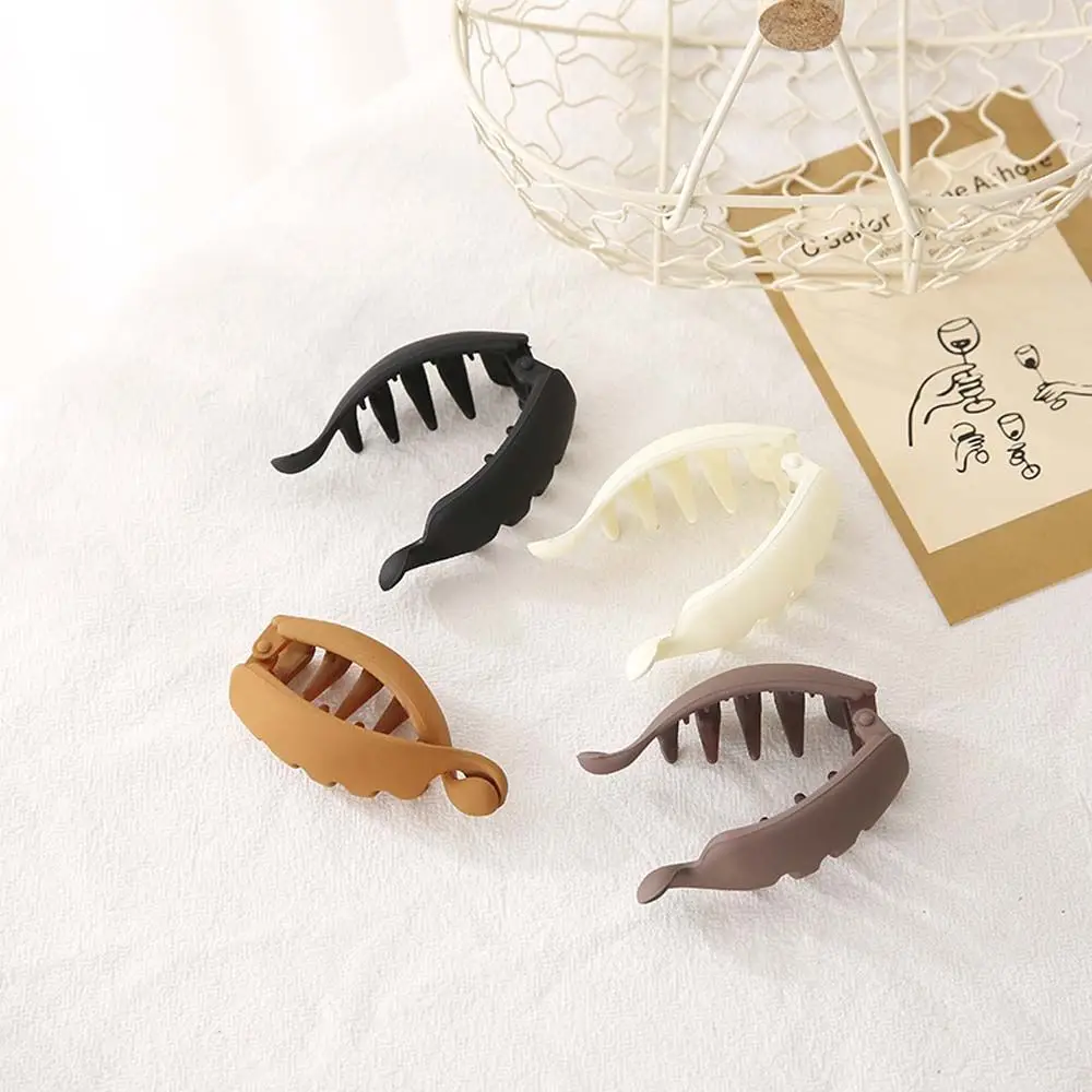 

Vintage Cute Wome Hair Claw Elegant Vertical Clip Solid Color Banana Clip Girls Hairpin Headwear Korean Style Hair Clip