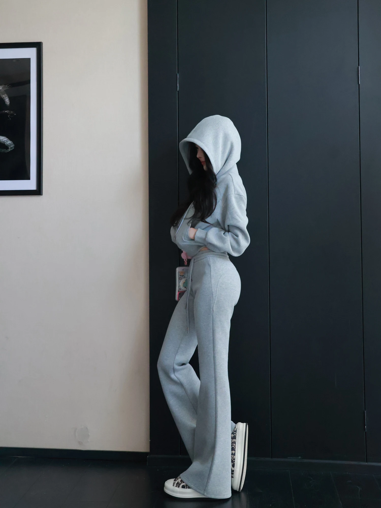 

Женские спортивные повседневные брюки-джоггеры с эффектом утяжки, осенне-зимние, с микро-клешом, на высокой талии, эластичные, из хлопка и полиэстера...