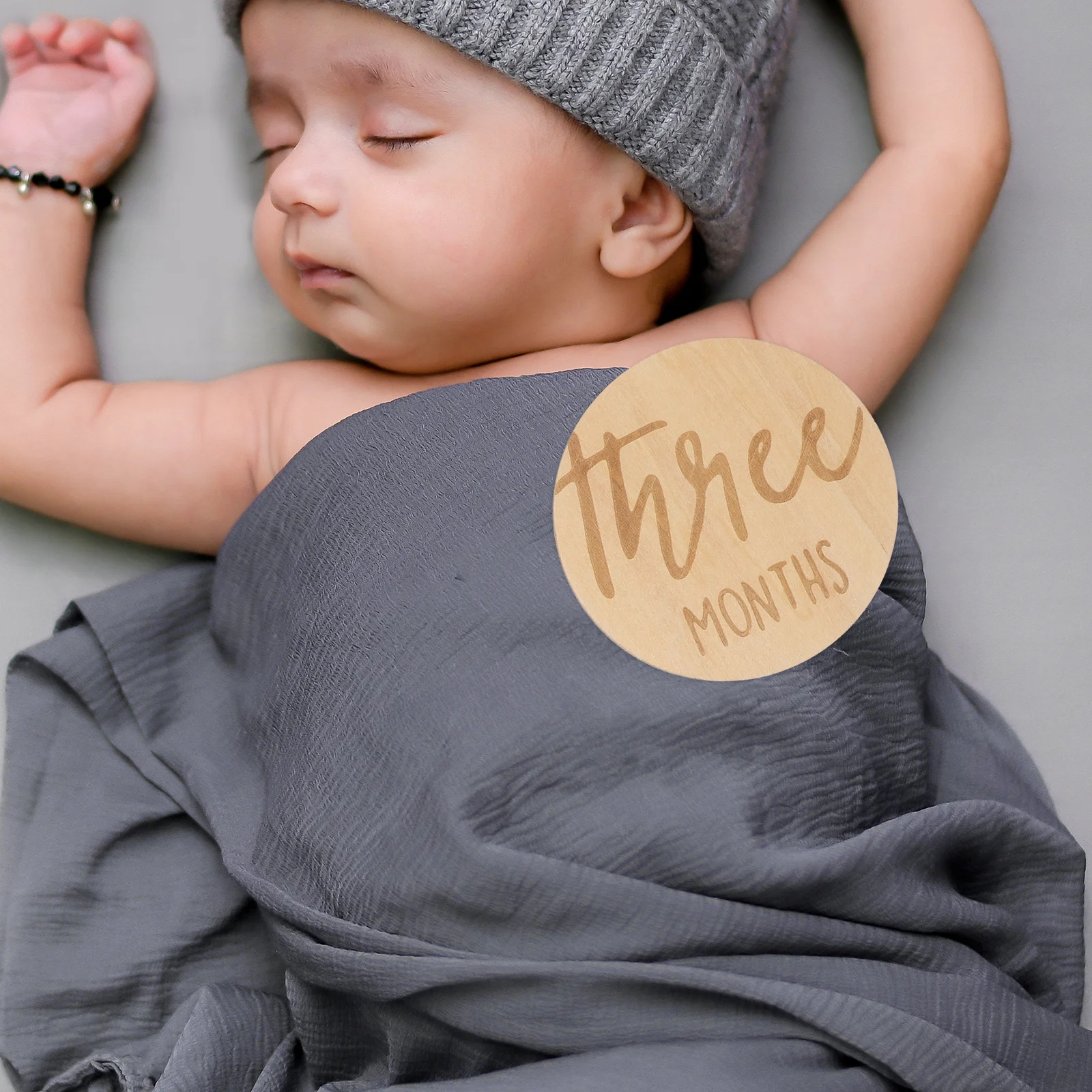 

6 Pcs Baby Growth Month Card Monthly Milestone Marker for Board Discs Wooden Sign Boy