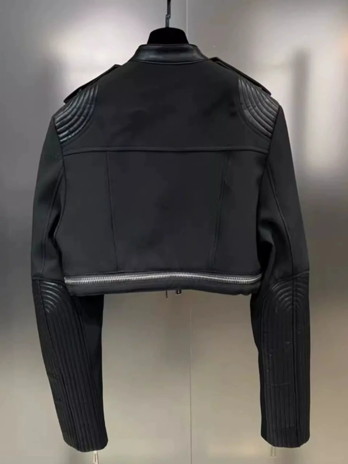 ヘビーデューティーバイクジャケット レディース 春 ファッション ショルダーパッドデザイン 複数ジッパー PUレザー オートバイコート オリジナルデザイン