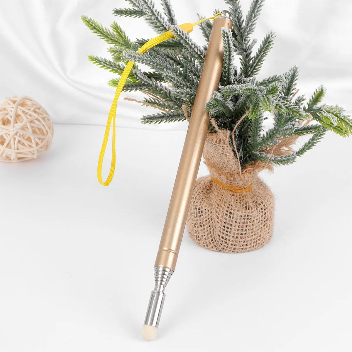 

Stainless Steel Telescopic Teachers Pointer Retractable Handheld Presenter Classroom Whiteboard Tool Pocket Sized Golden Color