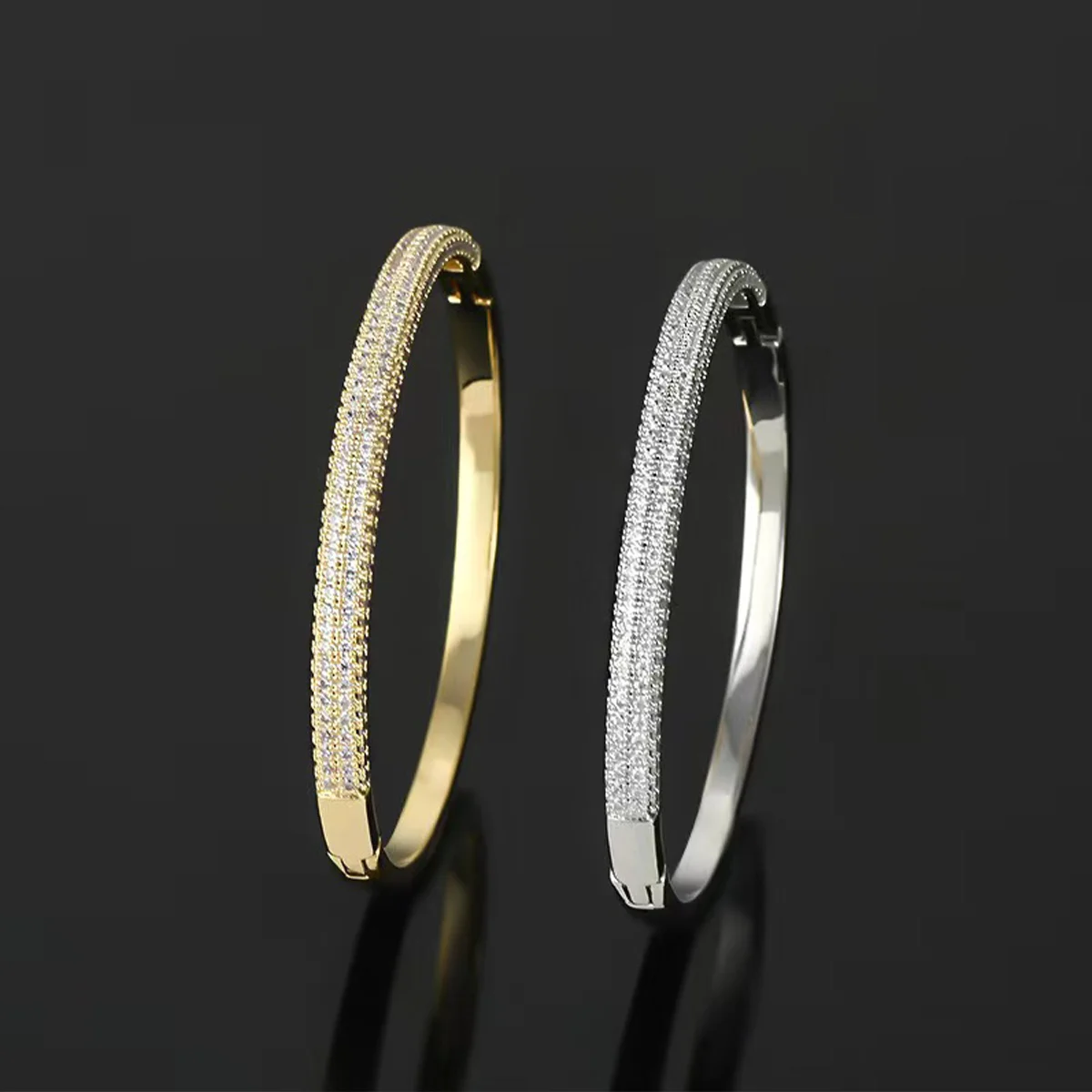 

Micro Inlaid Zircon Charm Bracelet for Women, Handicraft, High Grade Feeling, Full Zircon Circle, Exquisite Light Luxury, New