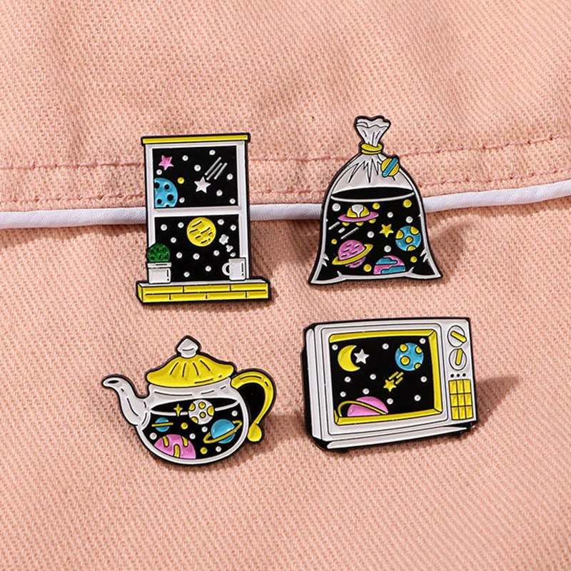 Creative Planet Brooch Spaceship Water Bag Star Windowsills Retro TV kettle Planet Space Metal Badge Punk Lapel Pin Jewelry Gift