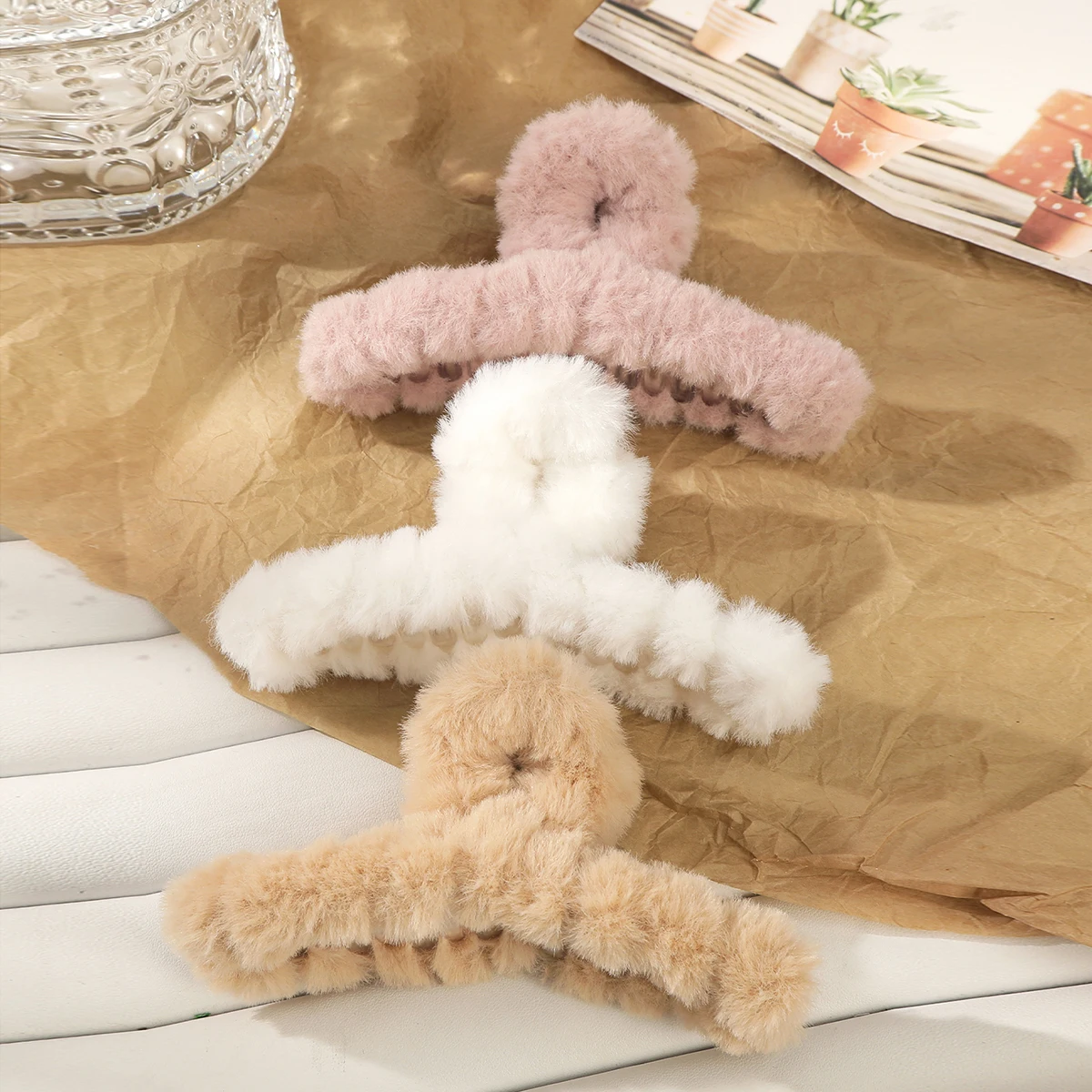 AWAYTR 3PCS Faux Fur Hair Claw Hair Clip Korea Winter Hair Clip Sweet Back Hair Grab Plush Shark Clip Women Hair Accessories