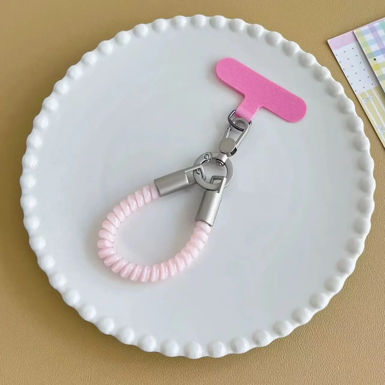 Tragbarer TPU-Handy-Handgelenkriemen, Spiralförmiges Telefonkabel, Abnehmbarer Metallverschluss, Handyhüllen-Charm-Riemen, Anti-Verlust-Handy-Handgelenkskette – Detail 9