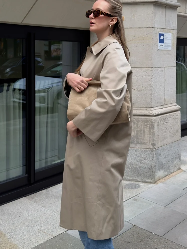 Khaki Mid-Length Coat Minimalist Stand Collar Single Wood Button Straight Long Sleeve Trench Coat 2026 Relaxed Commute Wear