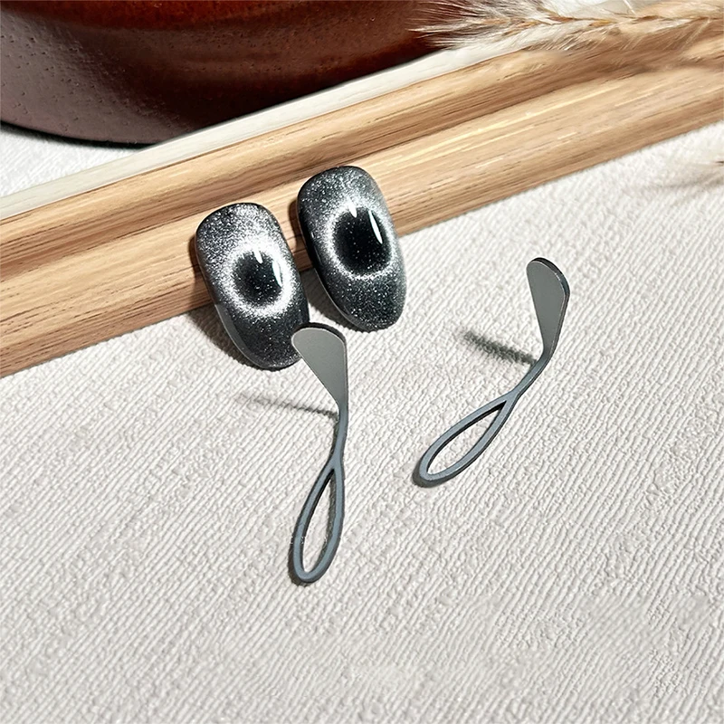 Nail Magnet For Hollow Cat's Eye Design Magnet Iron Sheet 3D Magnetic Cat Eye Gel Polish Nail Art Stick Salon Studio Or Home