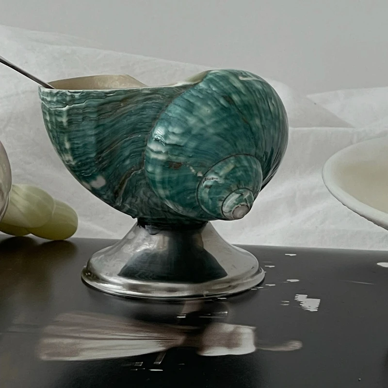 Unique Conch Shaped Champagne Glass Retro Metal Stem INS Creative Shell Wine Goblet Cute Cocktail Cup for Home And Gifts