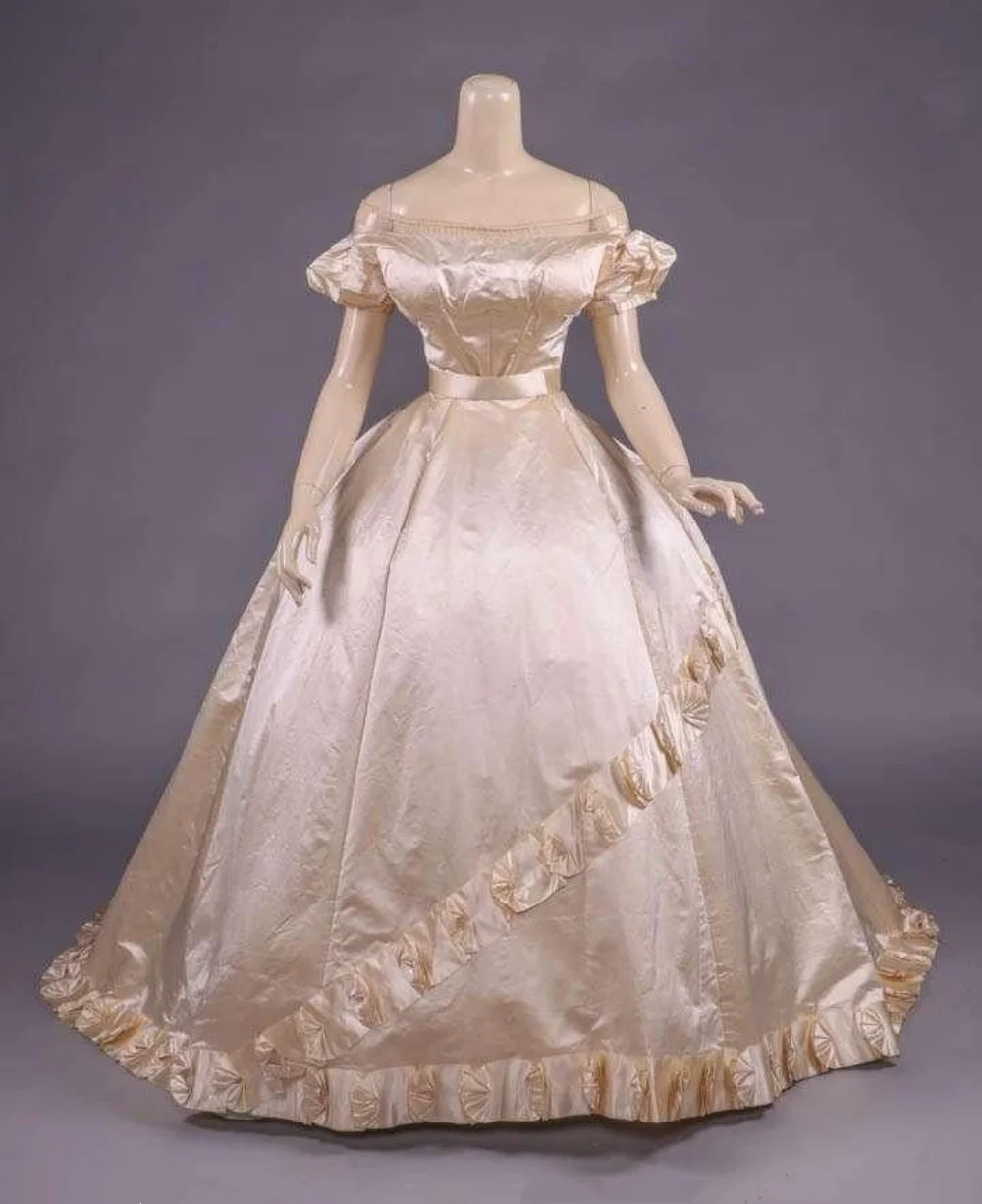

1855s Off Shoulder Wedding Dress Historical Reenactment Princess Sissi Costume Victorian Civil War Southern Belle Tea Ball Gown