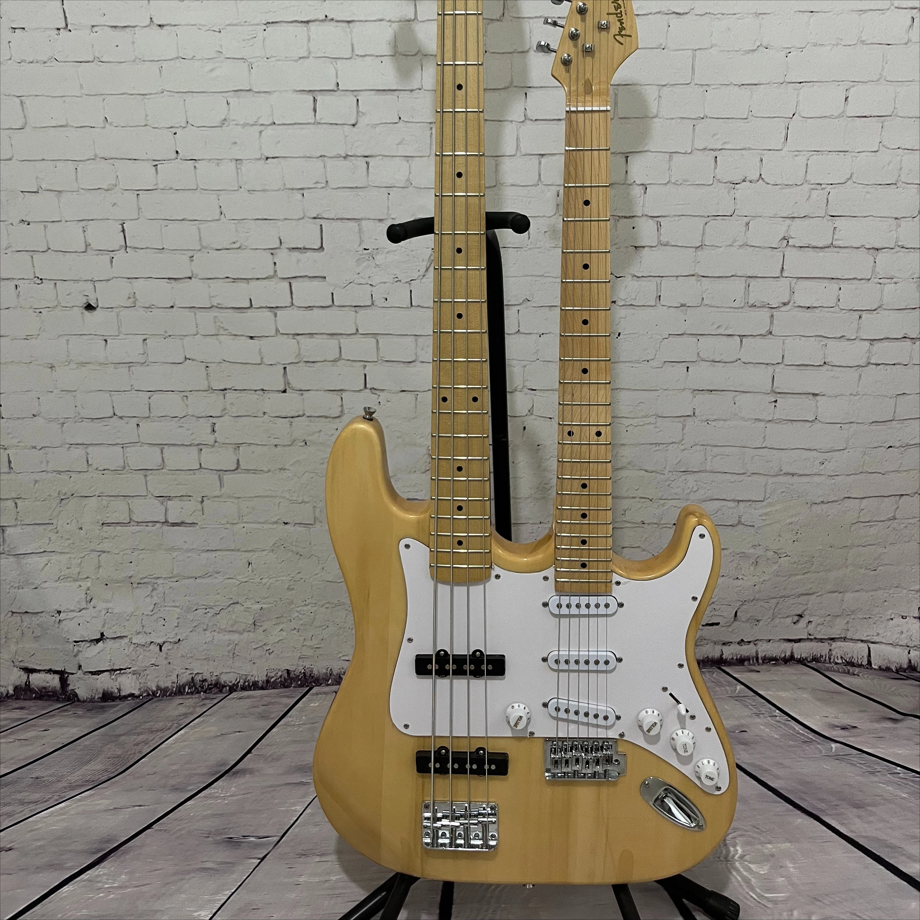Wooden Basswood Body Electric  - Bass Guitar Fretless review and price