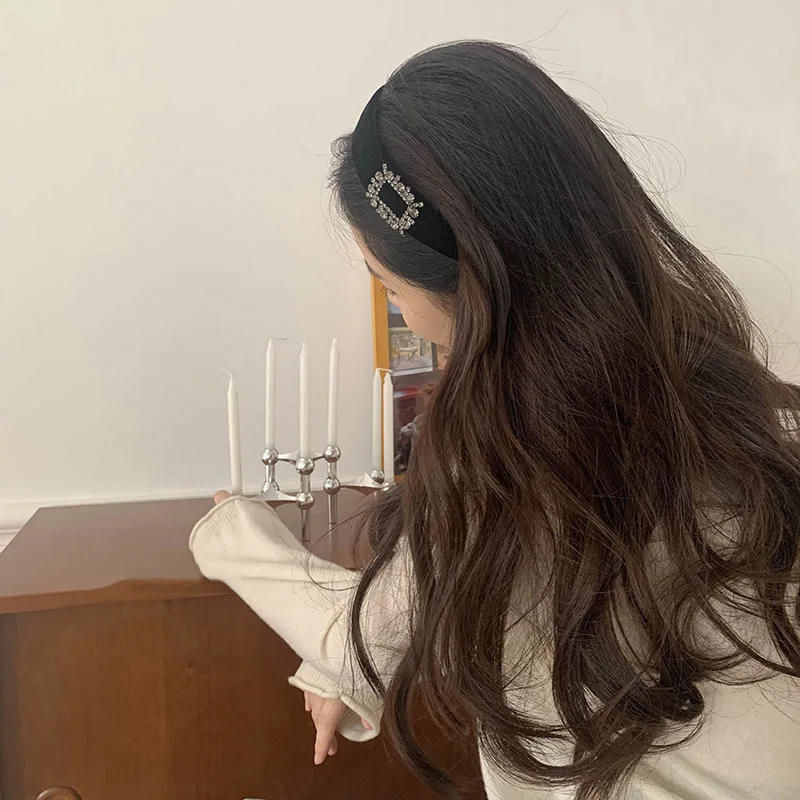 Velvet Headband Retro Rhinestone Elegant Premium Chic Ethereal Hair Band for Women Fall Winter Daily Black