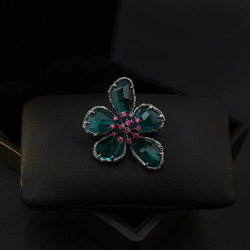 1662 Exquisite High-End Vintage Green Flower Brooch Women Palace Clothes Neckline Pin Suit Coat Formal Dress Accessories Jewelry