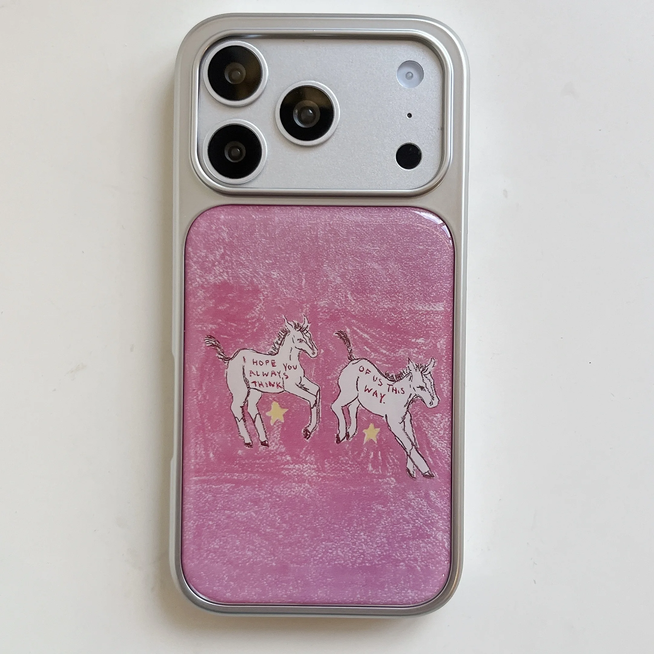 Rosa Pony Handgezeichnetes Design Süße Nostalgische Ästhetische Schicke Handyhülle für iPhone 17 16 15 14 11 12 13 Pro Max Plus Rückseite