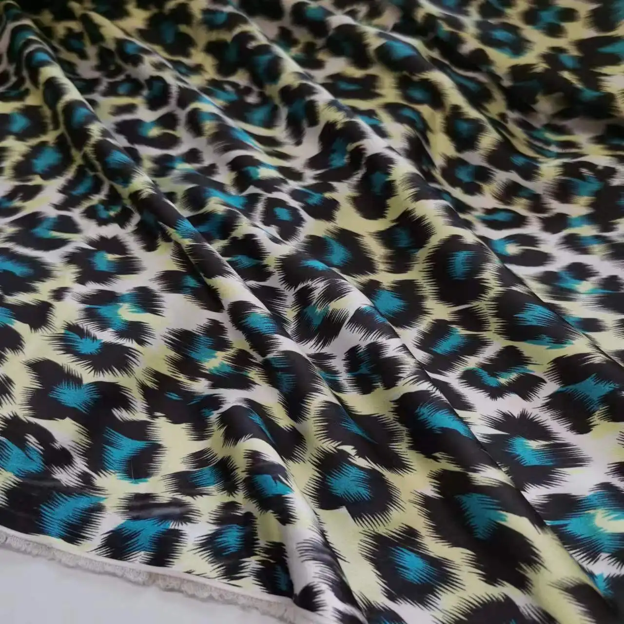 

Classic Leopard Matte Satin Fabric Traditional Style Soft Sexy Wild Dress Pajamas Gown Scarf Sewing Tissue Material