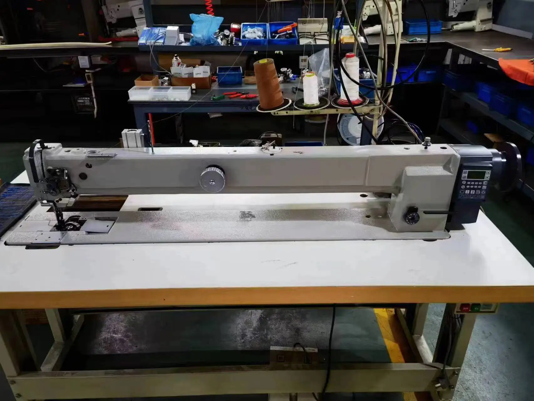 QK-4420L Double   Computer Direct Drive Long Arm Large Flatbed Industrial Sewing Machine