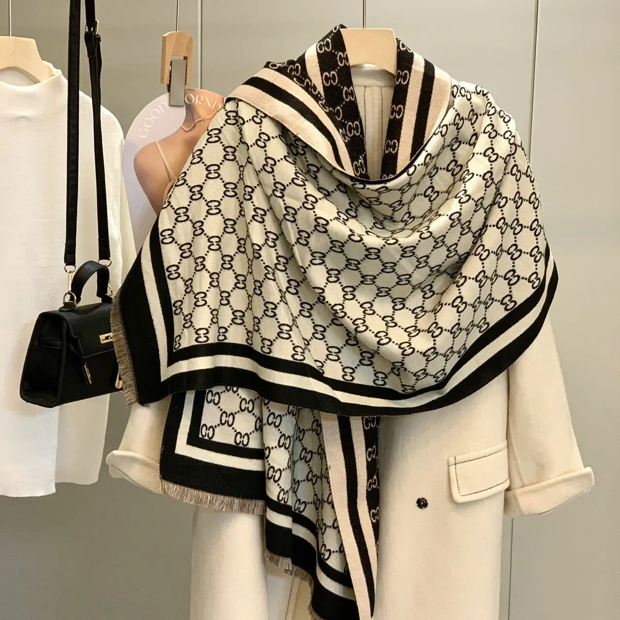 

Women's Fall Winter Warm Shawl - Korean-Style New CC Letter Luxury-Inspired Versatile Elegant Stylish Scarf