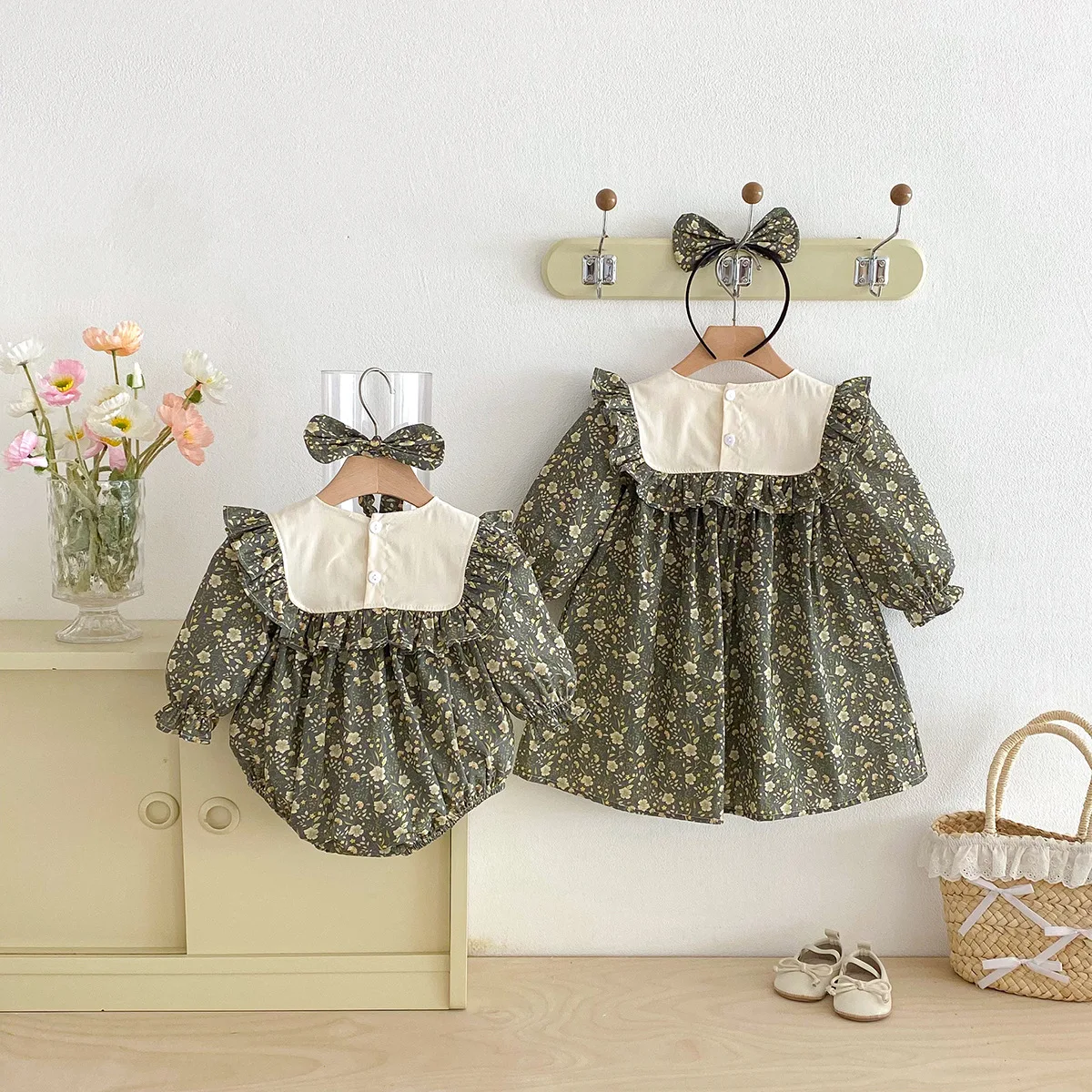2026 Spring Casual Baby Bodysuit Bow Ruffle Collar One Piece Clothes Green Puff Long Sleeve Bodysuit for Toddler Girls