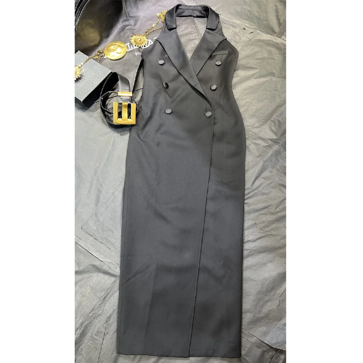 2025年夏 レディース ホルターネック ベルト付きワンピース、ダブルブレスト、セクシーなレディース タンクワンピース、y2k新作、高品質パーティードレスブラ