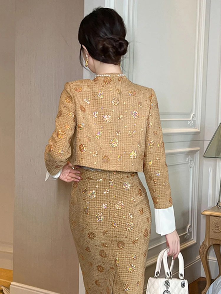 Luxury Short Jacket for Women Elegant Tweed Coat Shiny Sequins Pearl Double Breasted Buttons Tops Clothes Office Party Spring