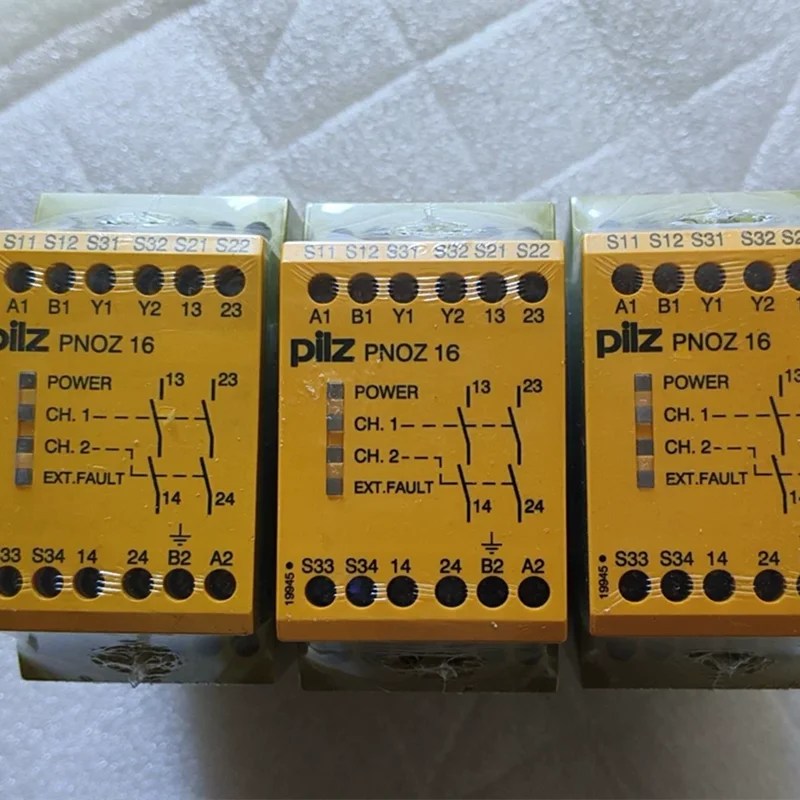 Free Shipping PILZ Safety Relay Module 774060 774066 Original New