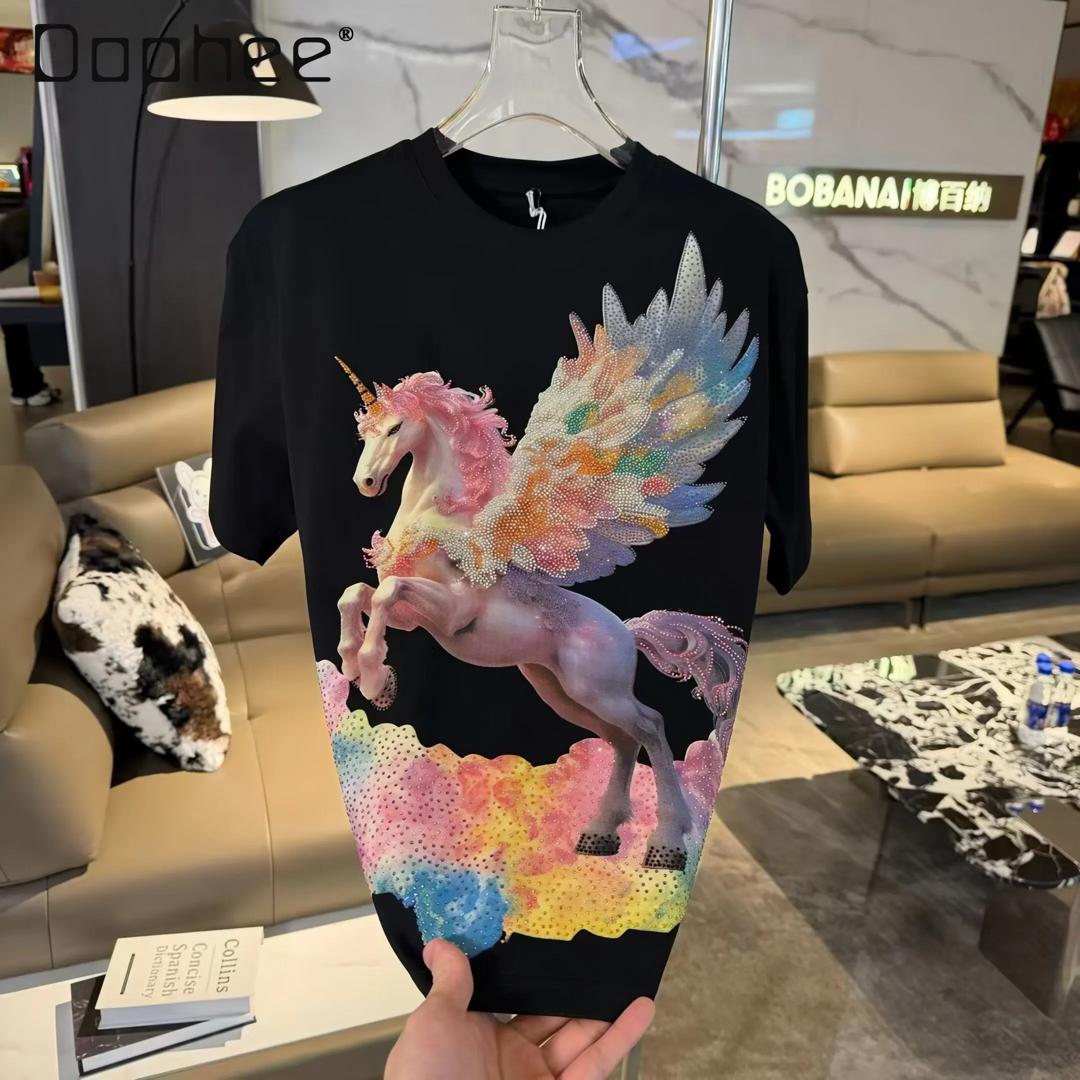 

Новая летняя футболка 2026 года с радужным Пегасом и стразами, свободного кроя, повседневная, мужская, с круглым вырезом, коротким рукавом, черная, белая, красная, розовая