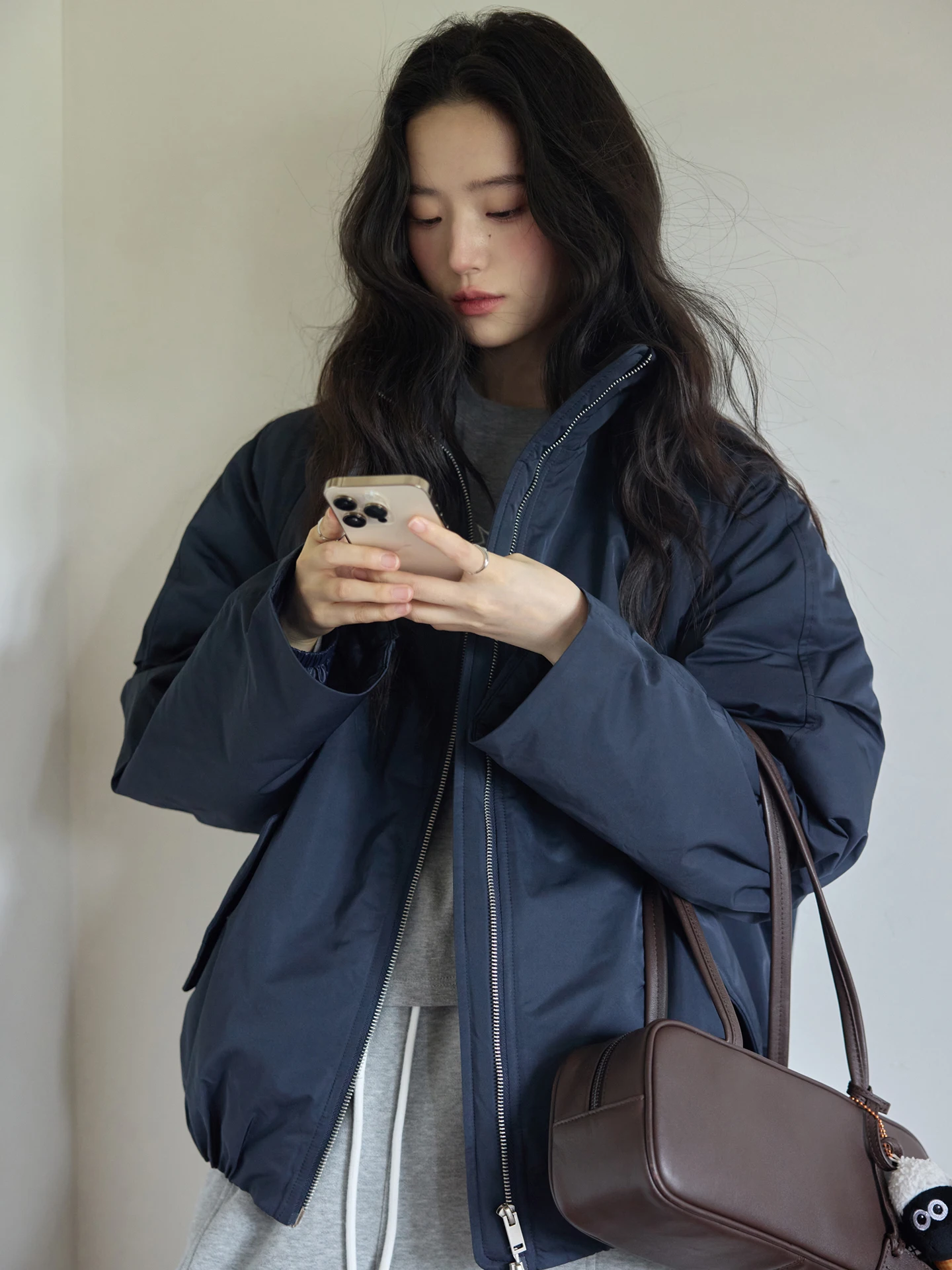 

Теплая женская зимняя повседневная хлопковая куртка с воротником-стойкой и длинными рукавами, с вставками на плечах, синего цвета, для поездок на работу