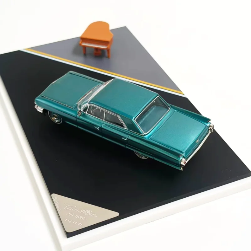 Diecast in scala 1:64 in lega Diwei Green Book Modello di auto d'epoca Prodotto finito Simulazione Collezione di giocattoli Regalo Display statico