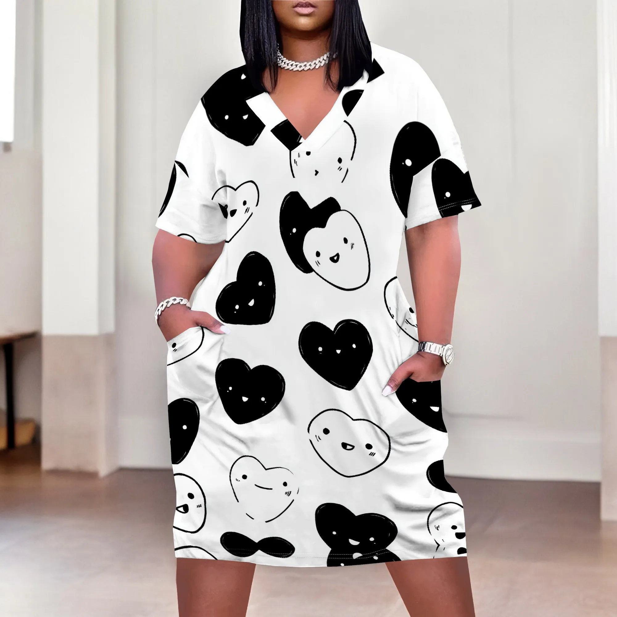 

Women's Plus Size Heart Print T-shirt Dress V-Neck Cute Heart Graphic Dress with Pockets for Valentine's Day XL-6XL