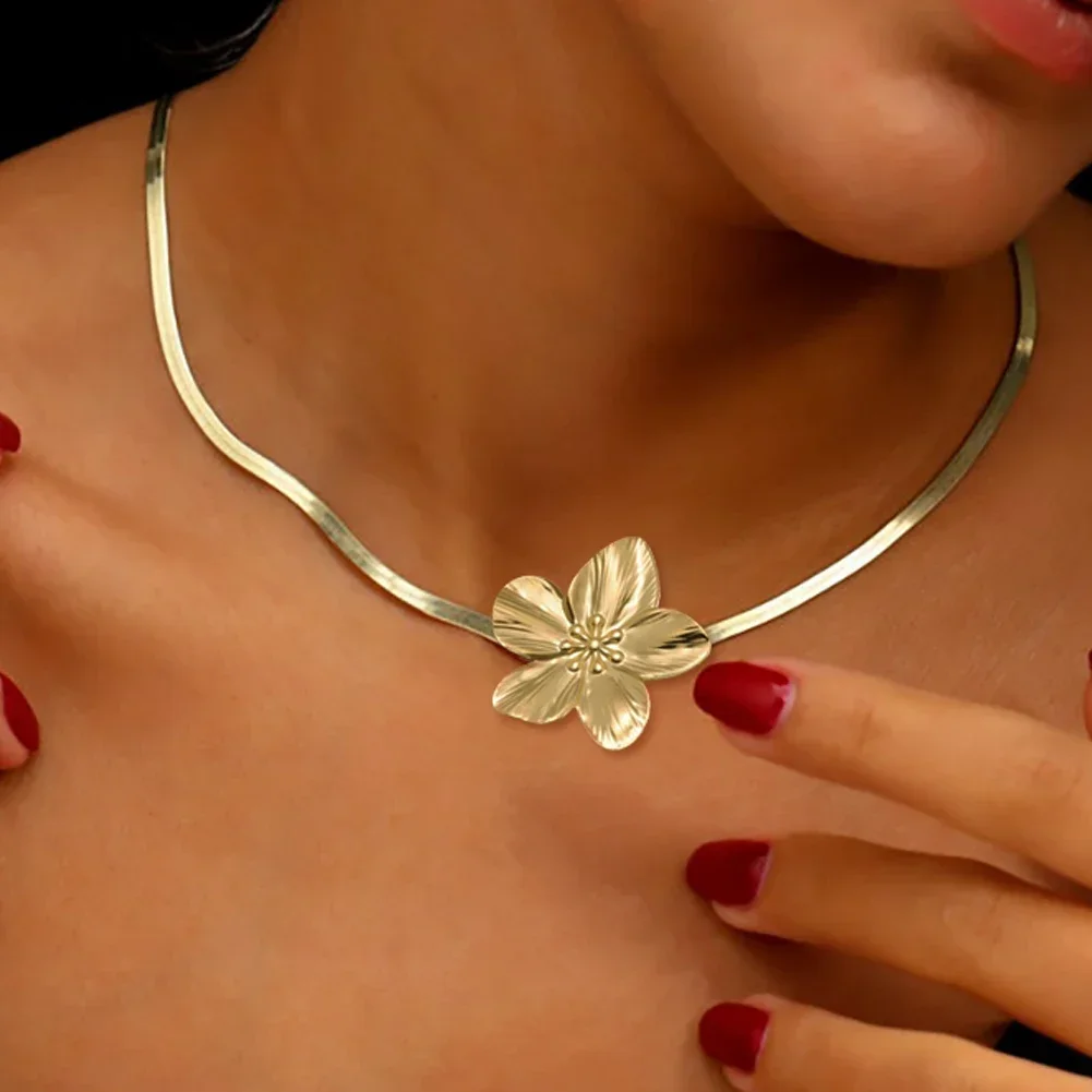 Skyrim Women Big Flower Necklace Choker Stainless Steel Snake Chain Romantic Trendy Floral Jewelry Wedding Gift