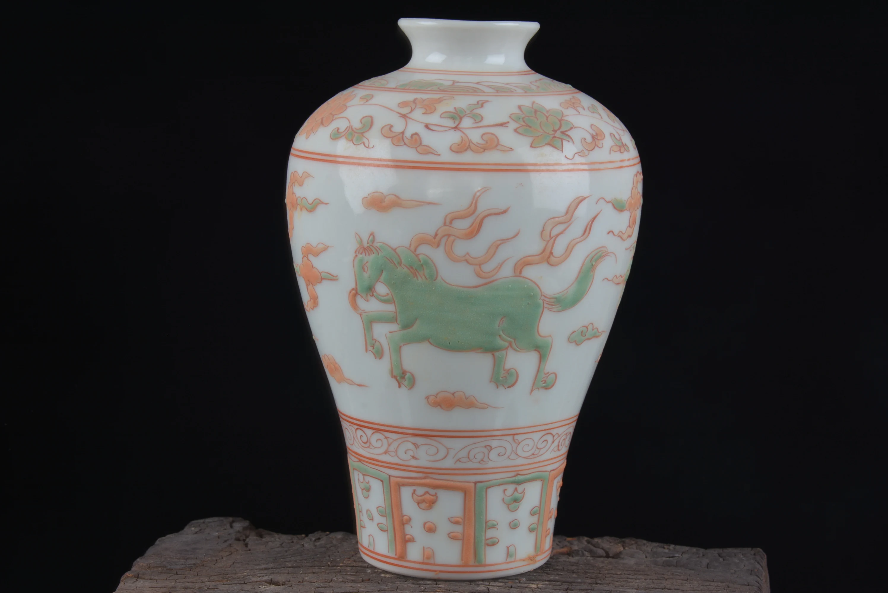 Rare MIng Dyansty porcelain bottle ,Ceramics that glow in the dark, #03,Hand-painted crafts,Free shipping