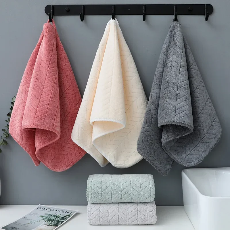 35x75cm Thickened Coral Velvet Cotton Bath Towel Increases Water Absorption Adult Bath Towel Soft Affinity Household Quick Dry