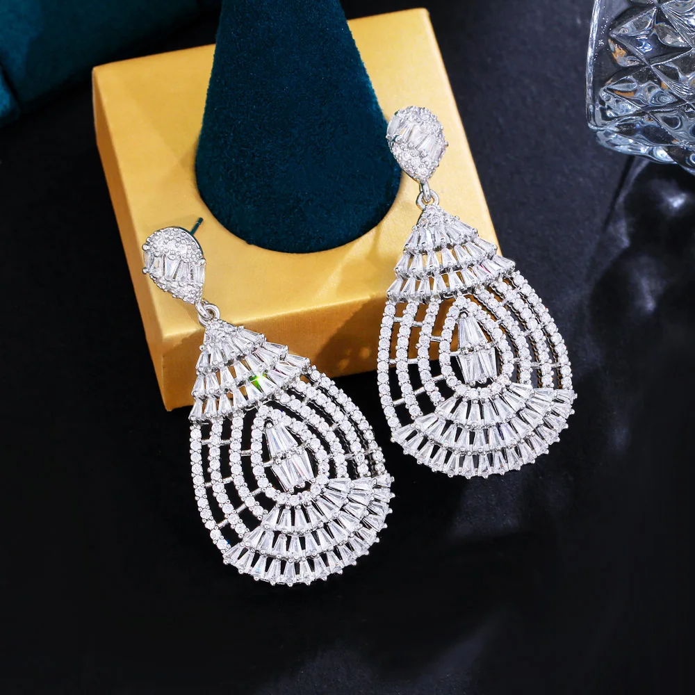 

ThreeGraces Elegant Sparkly Cubic Zirconia Stone Long Dangle Drop Bridal Earrings for Women Fashion Banquet Dinner Jewelry E1432