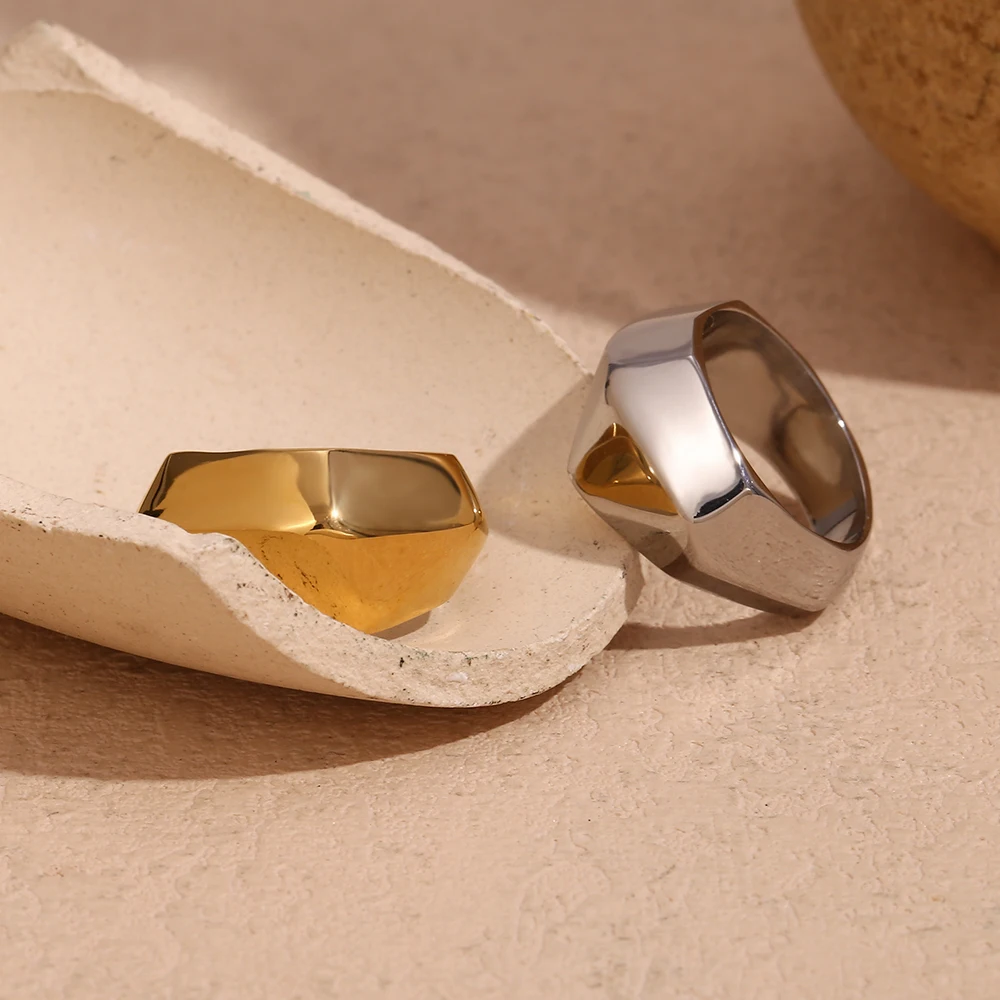 E.B.belle Minimalist Geometric Cut Metal Ring Water Resistant 18K Gold Plated Decoration 316L Stainless Steel Jewelry