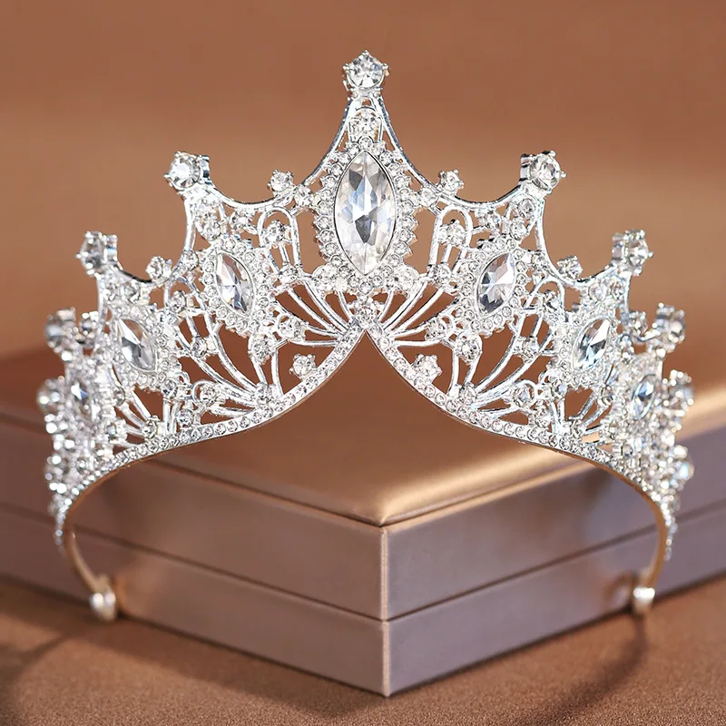 Acessórios de Cabelo para Noivas, Coroa de Cristal Prateada Nobre e Deslumbrante para Mulheres, Tiara de Strass Projetada para Festas de Casamento