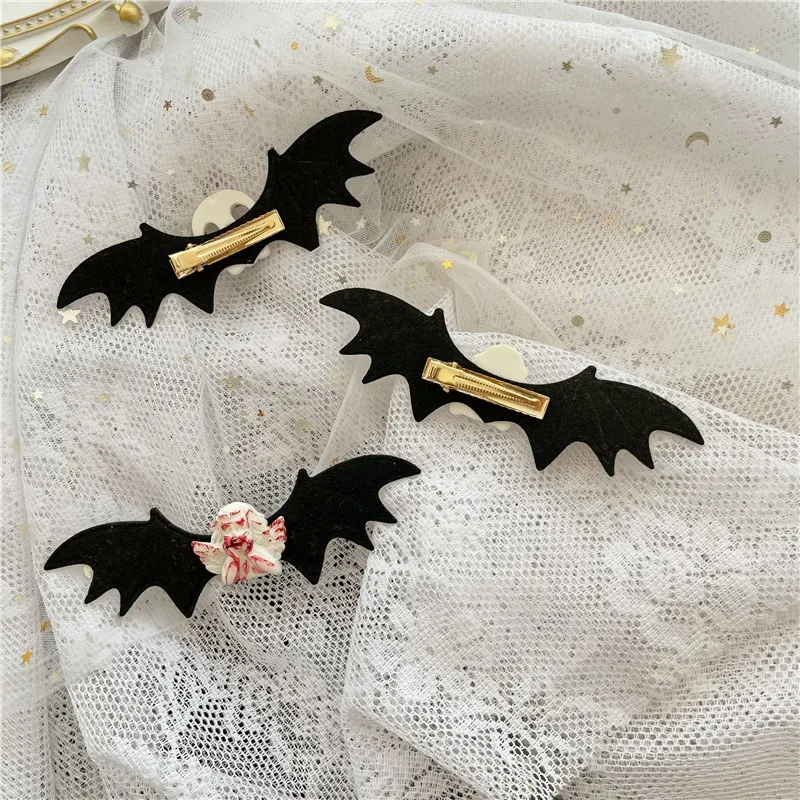 4Pcs Skull Bat Hair Clips Gothic Y2K Barrettes Halloween Bat Wing Bobby Pin Lolita Dark Hairpin Creative Headwear Accessories