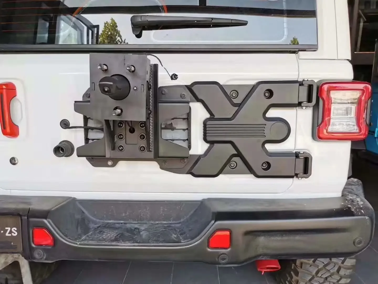 

SXMA JL1132 Hinge And Spare Tire Carrier Oversized Spare Tire Tailgate Reinforcement Kit For Jeep Wrangler JL 18+