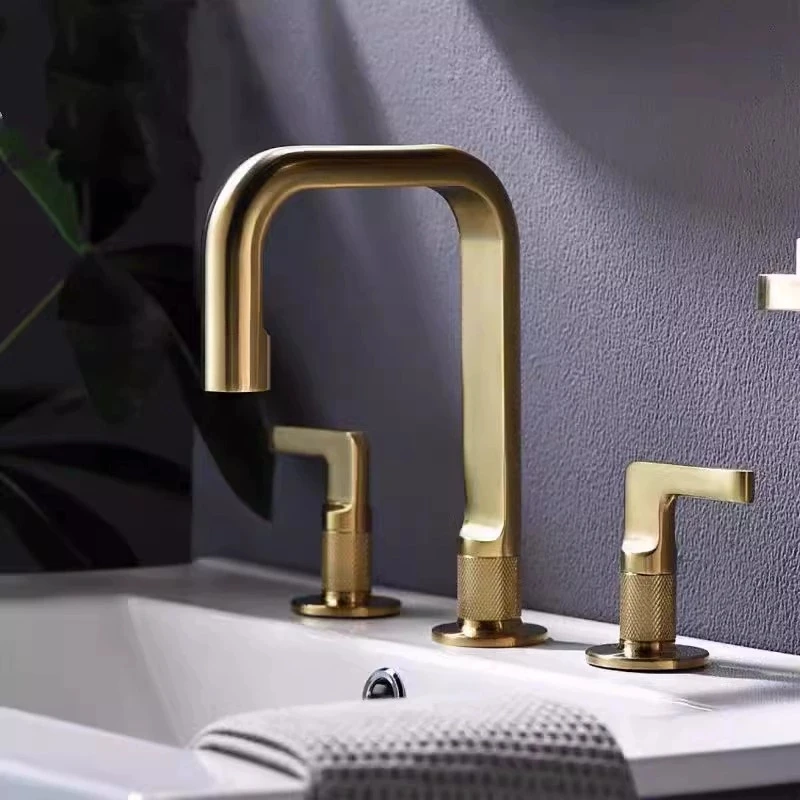 Fashion Brushed Gold 3-hole Bathroom Washbasin Faucet with Brass Dual Handle Sink Faucet Installed on the Deck