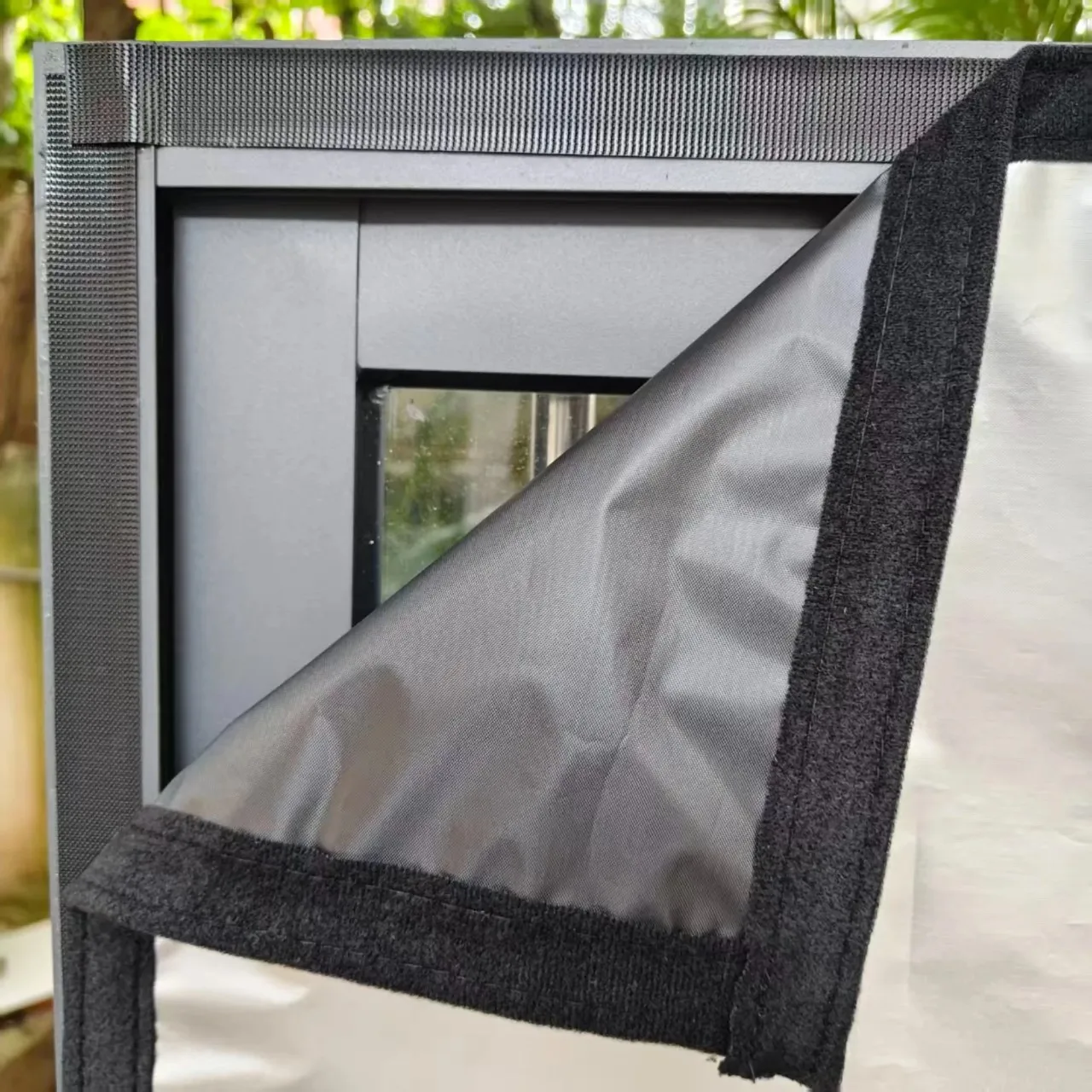 The Middle Zipper Design Is 100% Light Blocking and Heat-insulating Aluminum Foil Sunshade Cloth, Anti Peeping Curtains