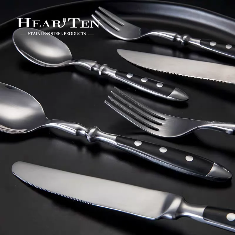 High-quality Western kitchen knives with resin rivets, kitchen Western tableware set, bread knives, steak knives, forks, spoons