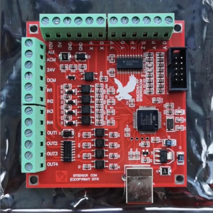 لوحة القطع الحمراء باستخدام الحاسب الآلي USB MACH3 100 كيلو هرتز 4 محور واجهة سائق وحدة تحكم الحركة لوحة للقيادة